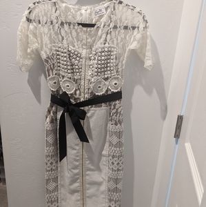 NWOT Byron Carissima dress. Off white. Black belt. 00P